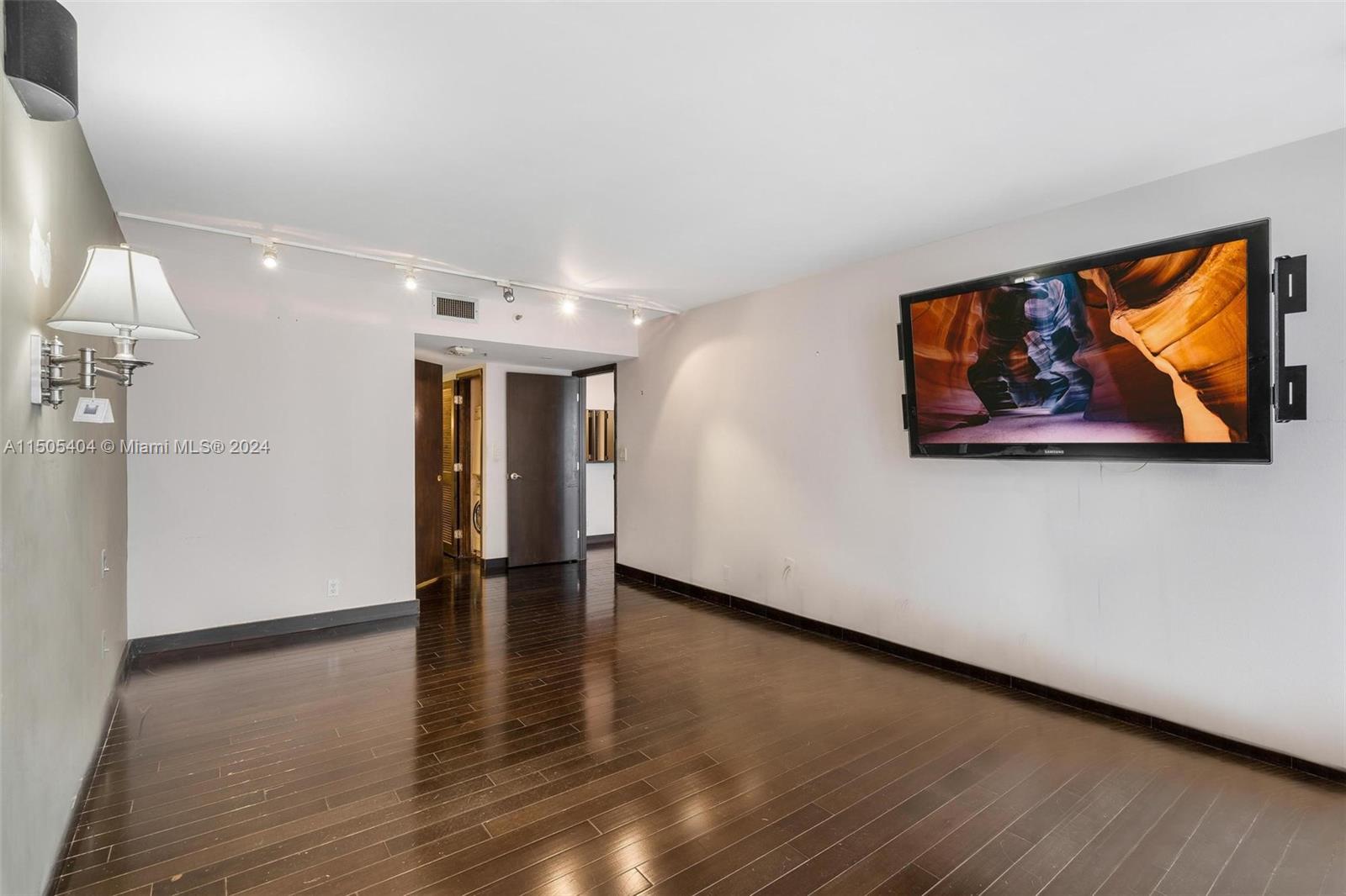 1717 N Bayshore Dr # 2445 Unit: A-2445