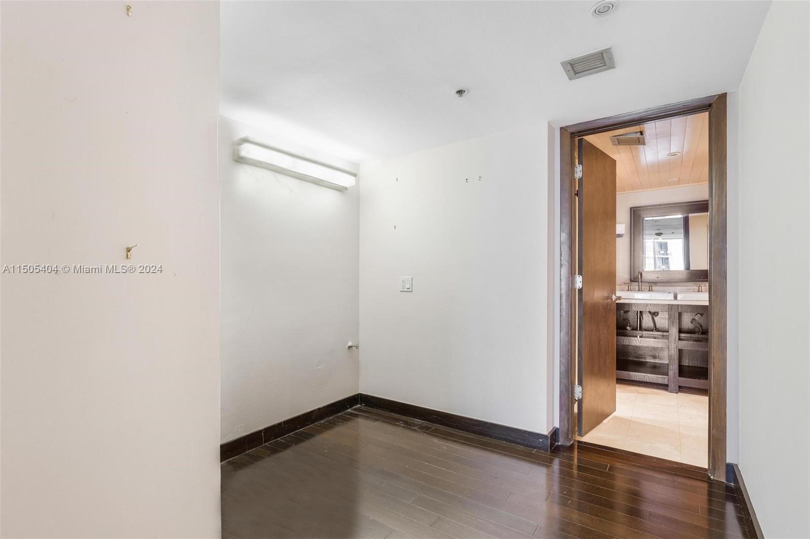 1717 N Bayshore Dr # 2445 Unit: A-2445