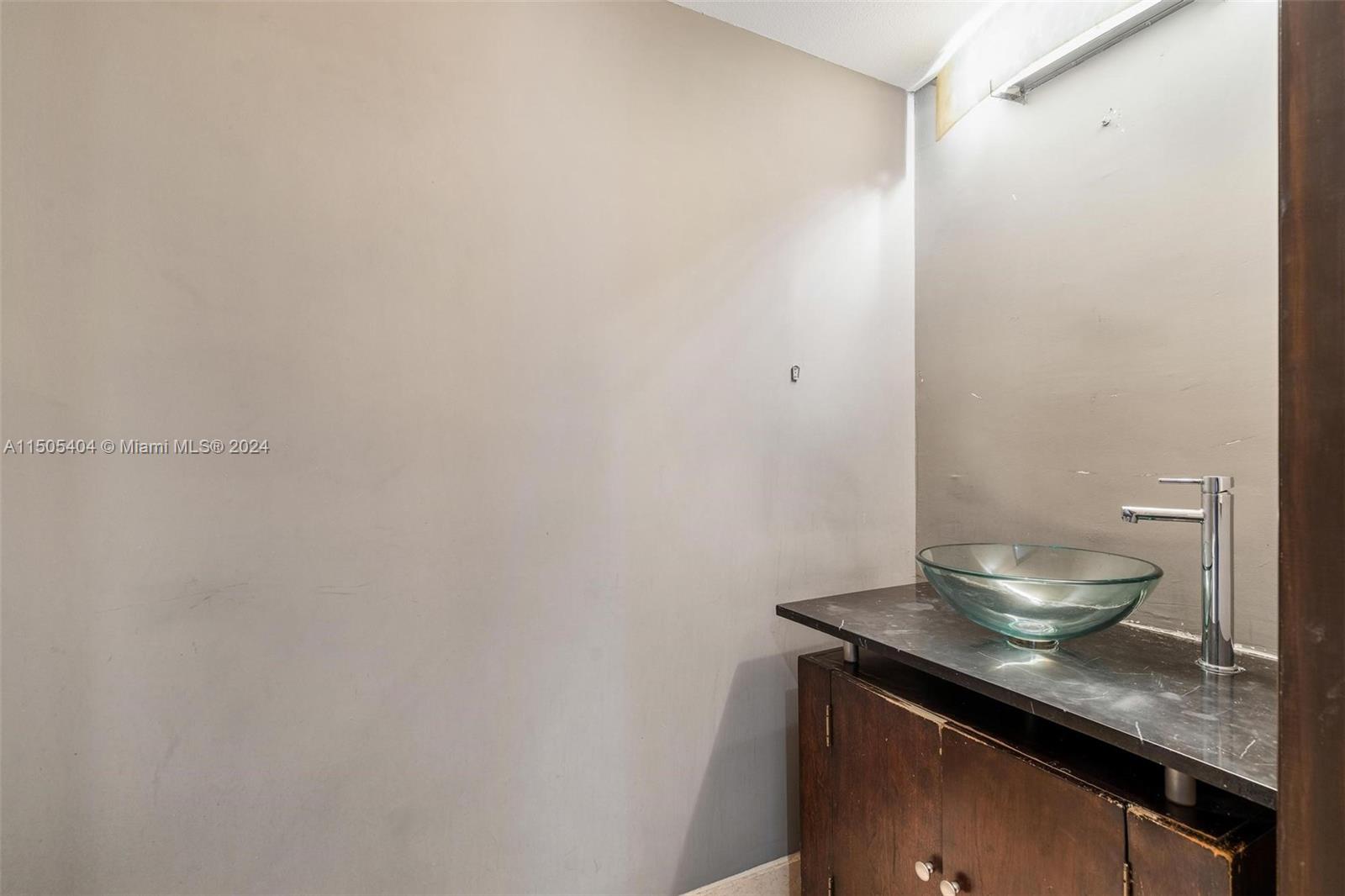 1717 N Bayshore Dr # 2445 Unit: A-2445