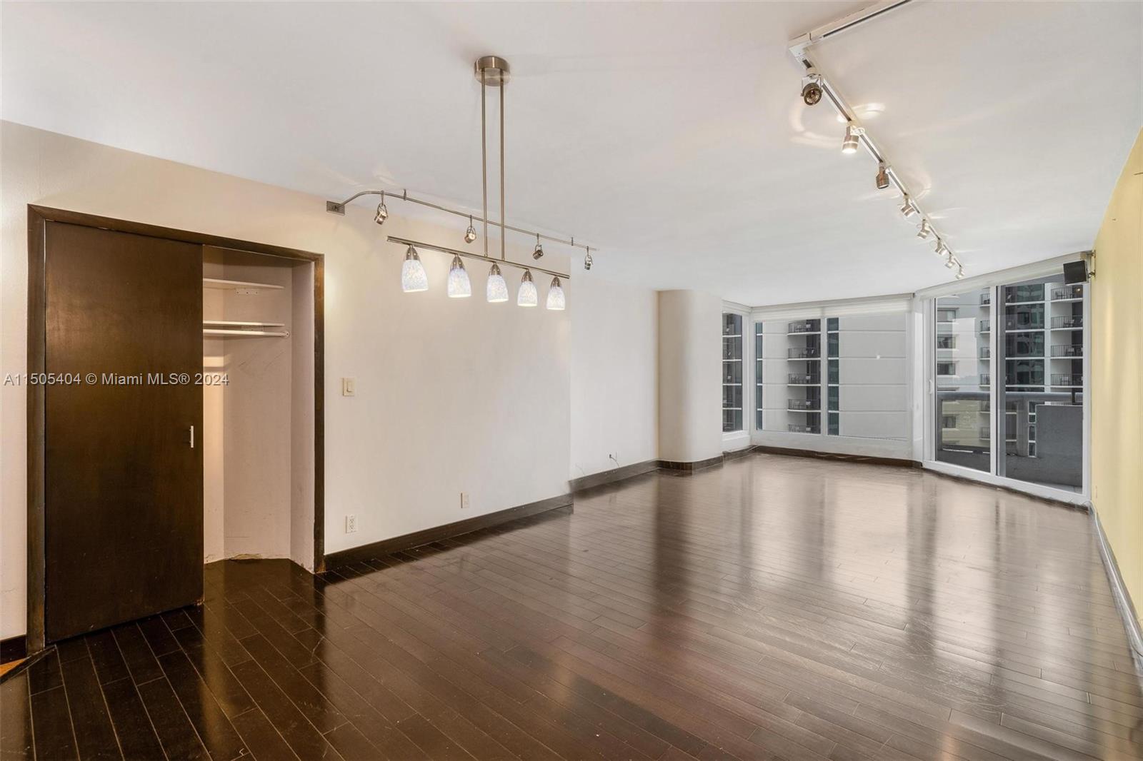 1717 N Bayshore Dr # 2445 Unit: A-2445