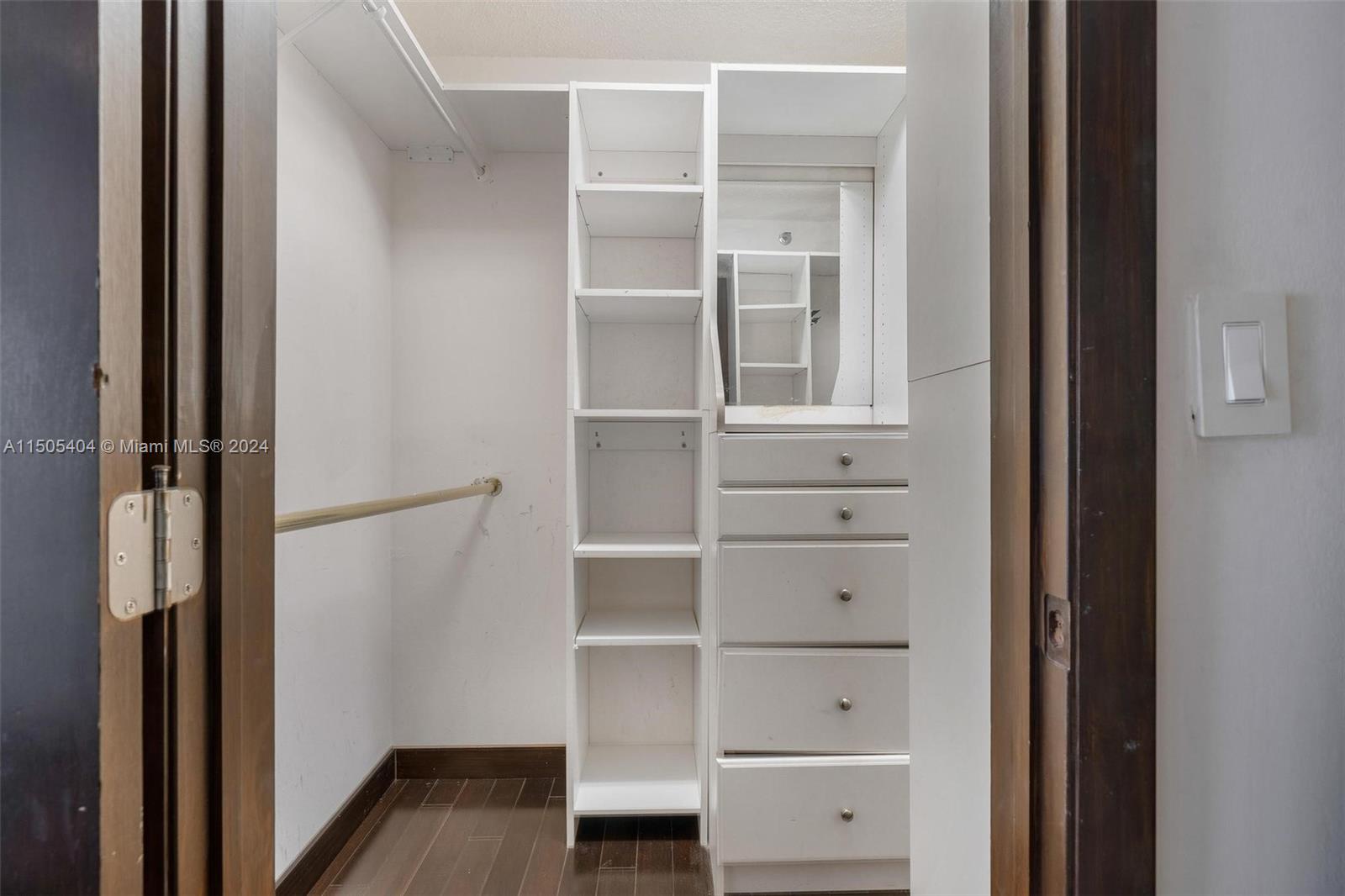 1717 N Bayshore Dr # 2445 Unit: A-2445