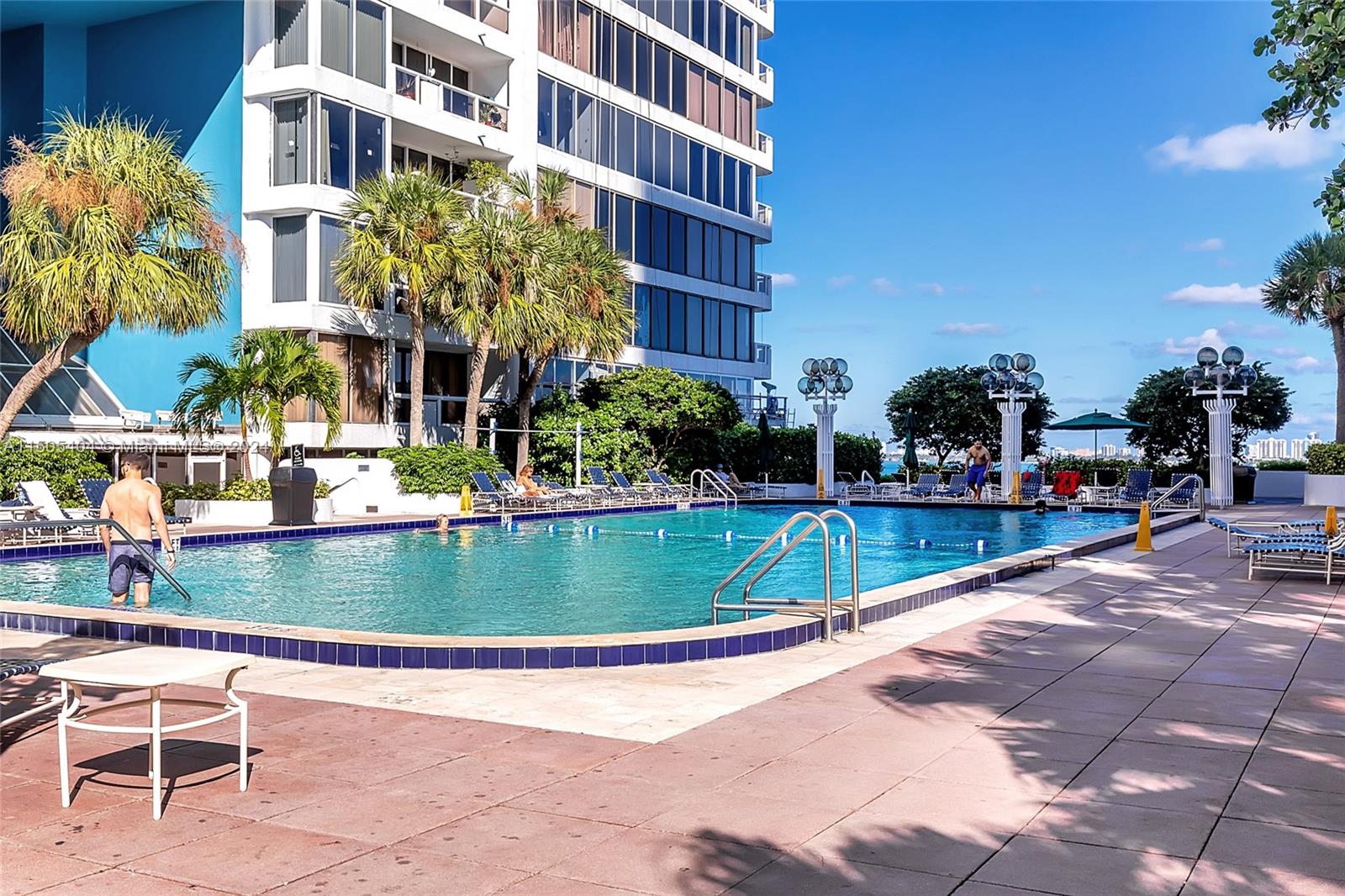 1717 N Bayshore Dr # 2445 Unit: A-2445