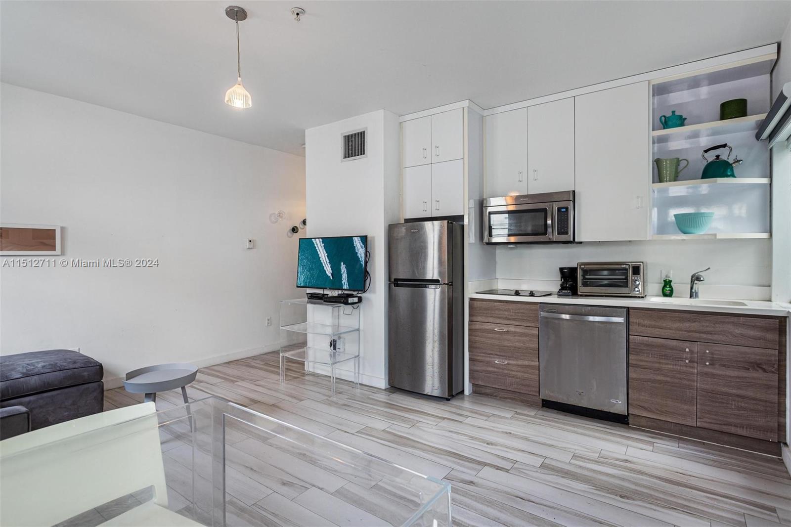 1560 Meridian Ave # 205