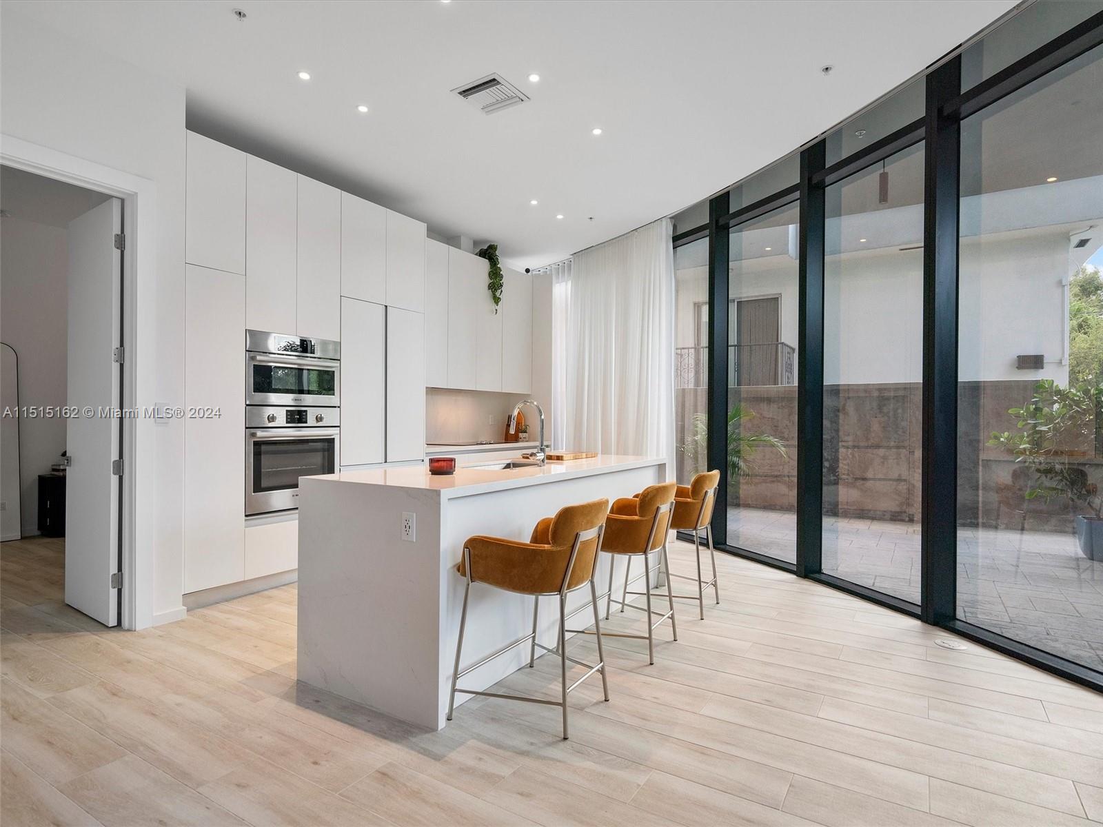 3156 SW 27th Ave # 103