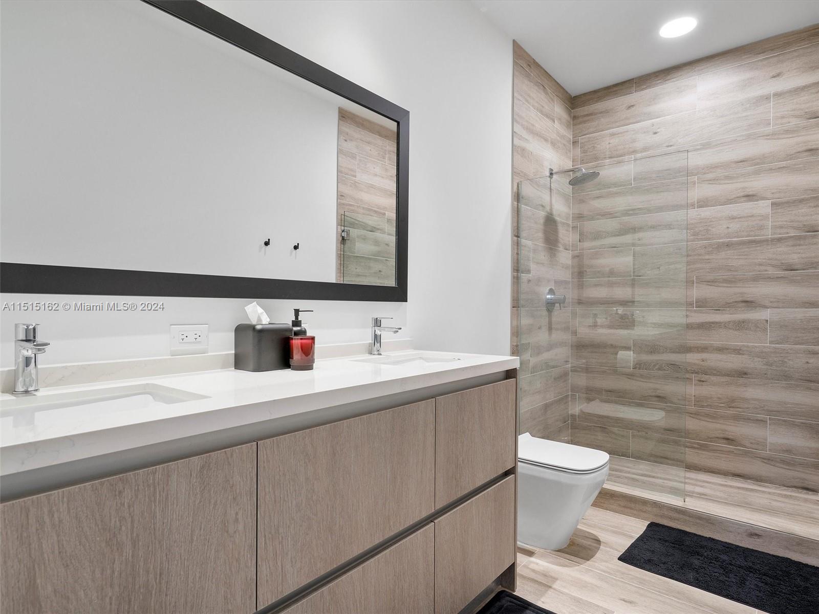 3156 SW 27th Ave # 103