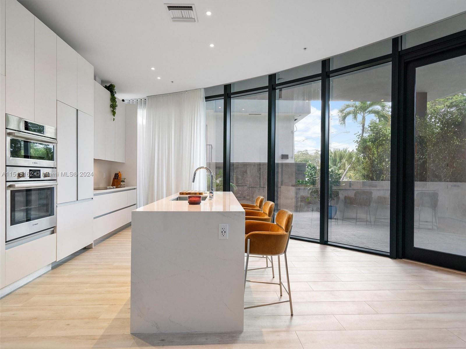 3156 SW 27th Ave # 103