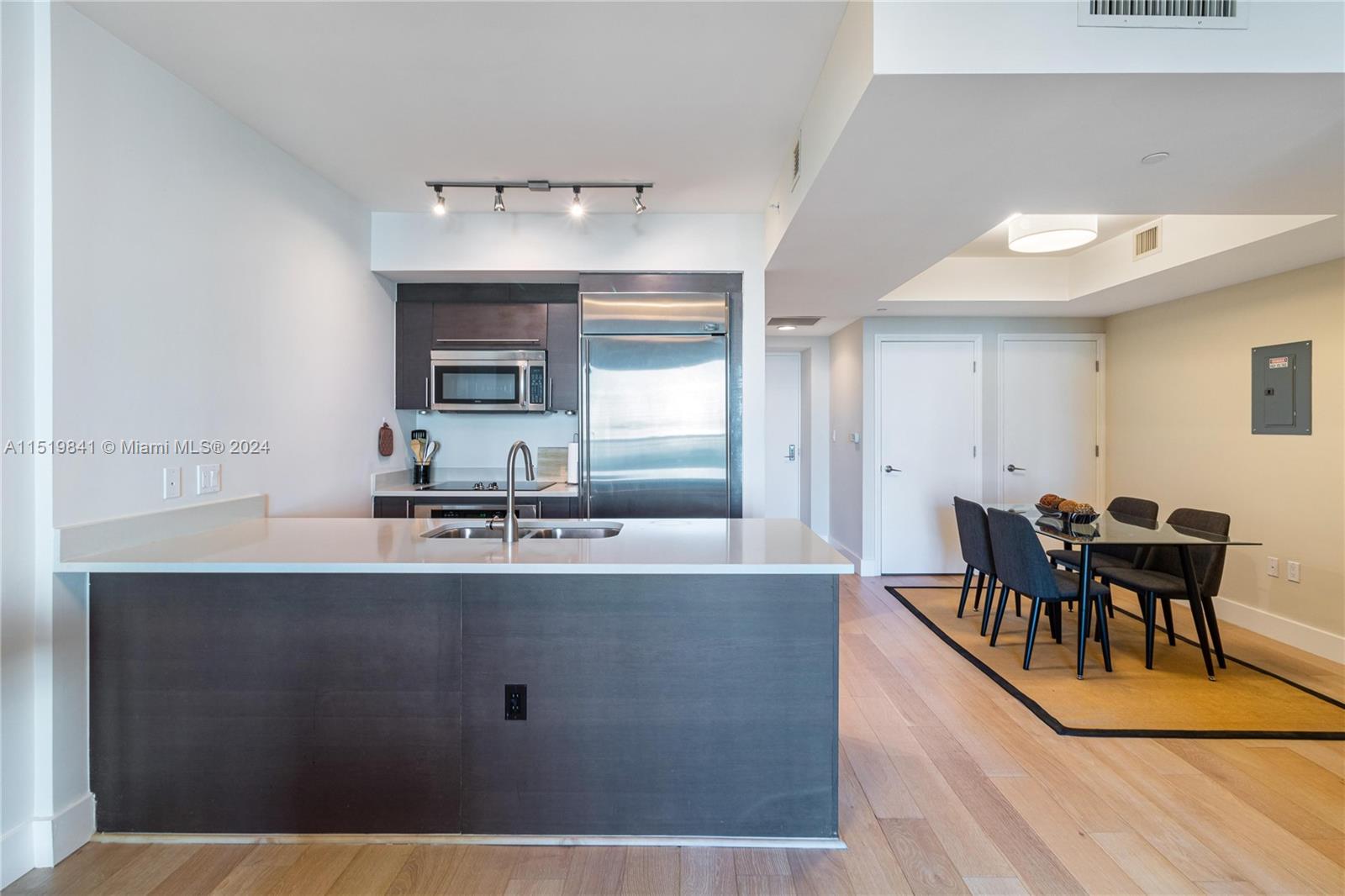 500 Brickell Ave # 800