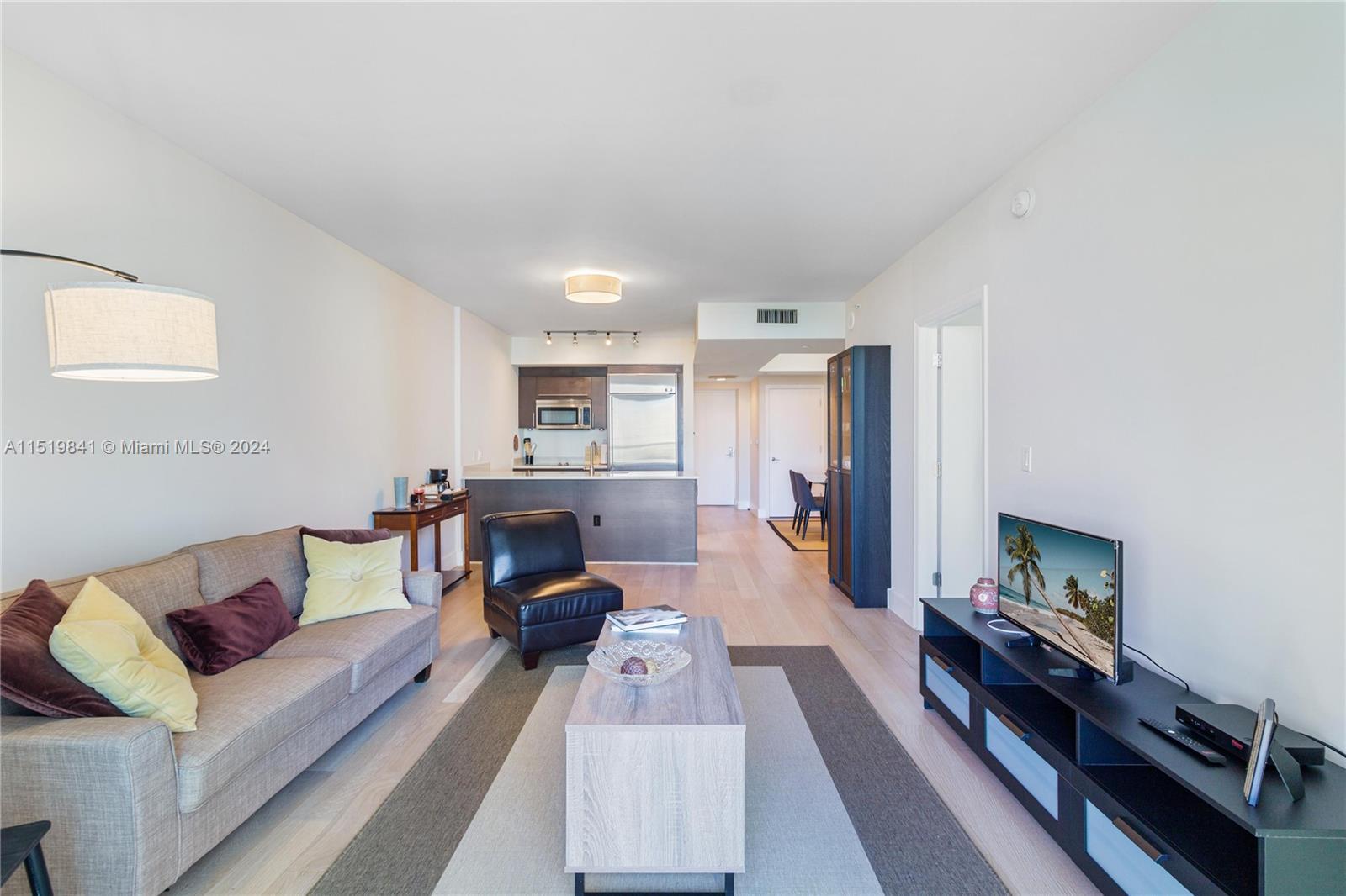 500 Brickell Ave # 800