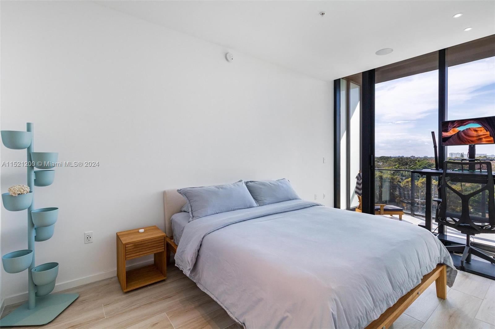 3156 SW 27th Ave Unit: PH2