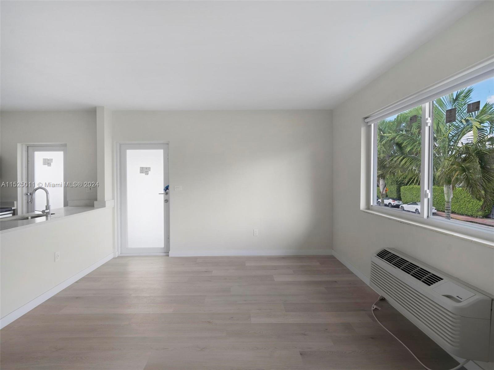 1525 Michigan Ave # 8