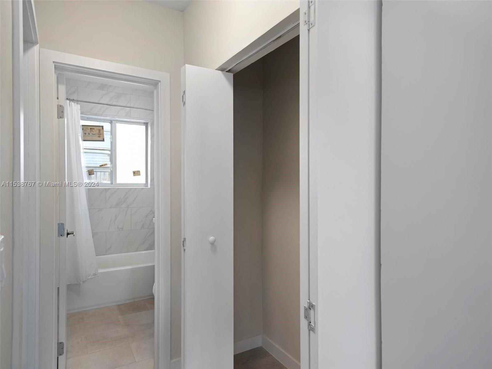 1535 Michigan Ave # 5