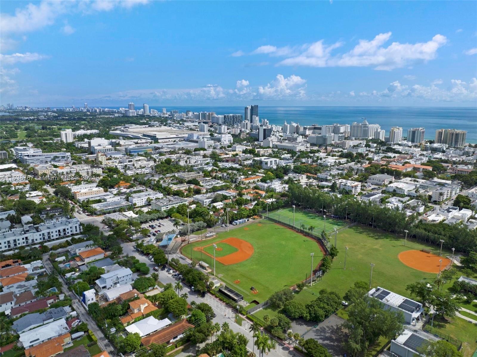 1535 Michigan Ave # 5