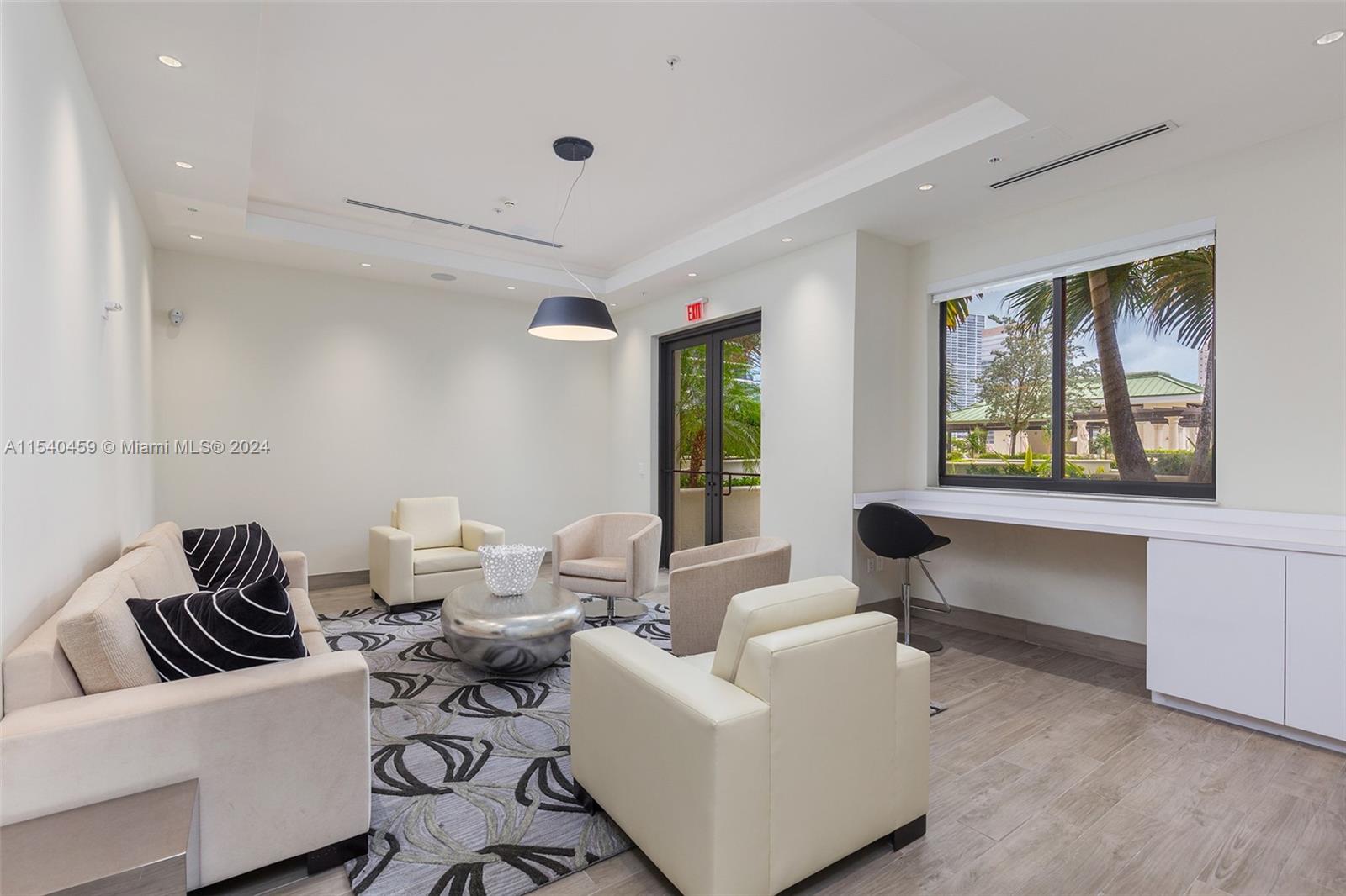 999 SW 1st Ave # 3316