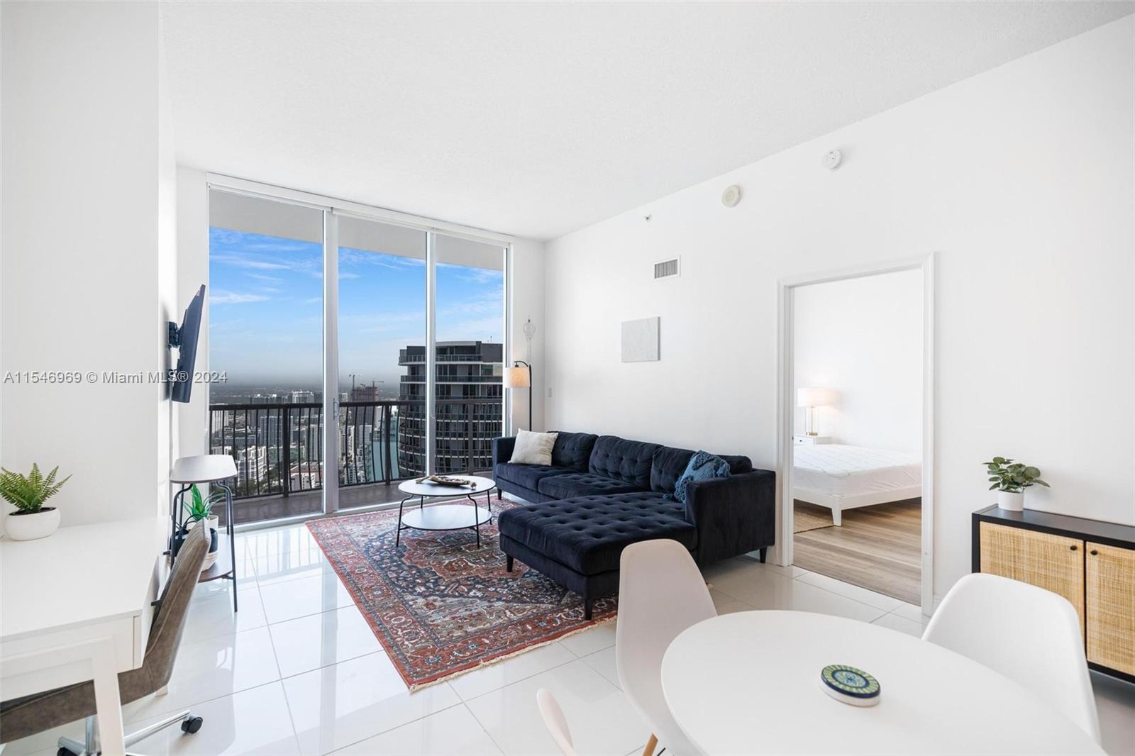 1750 N Bayshore Dr # 5611