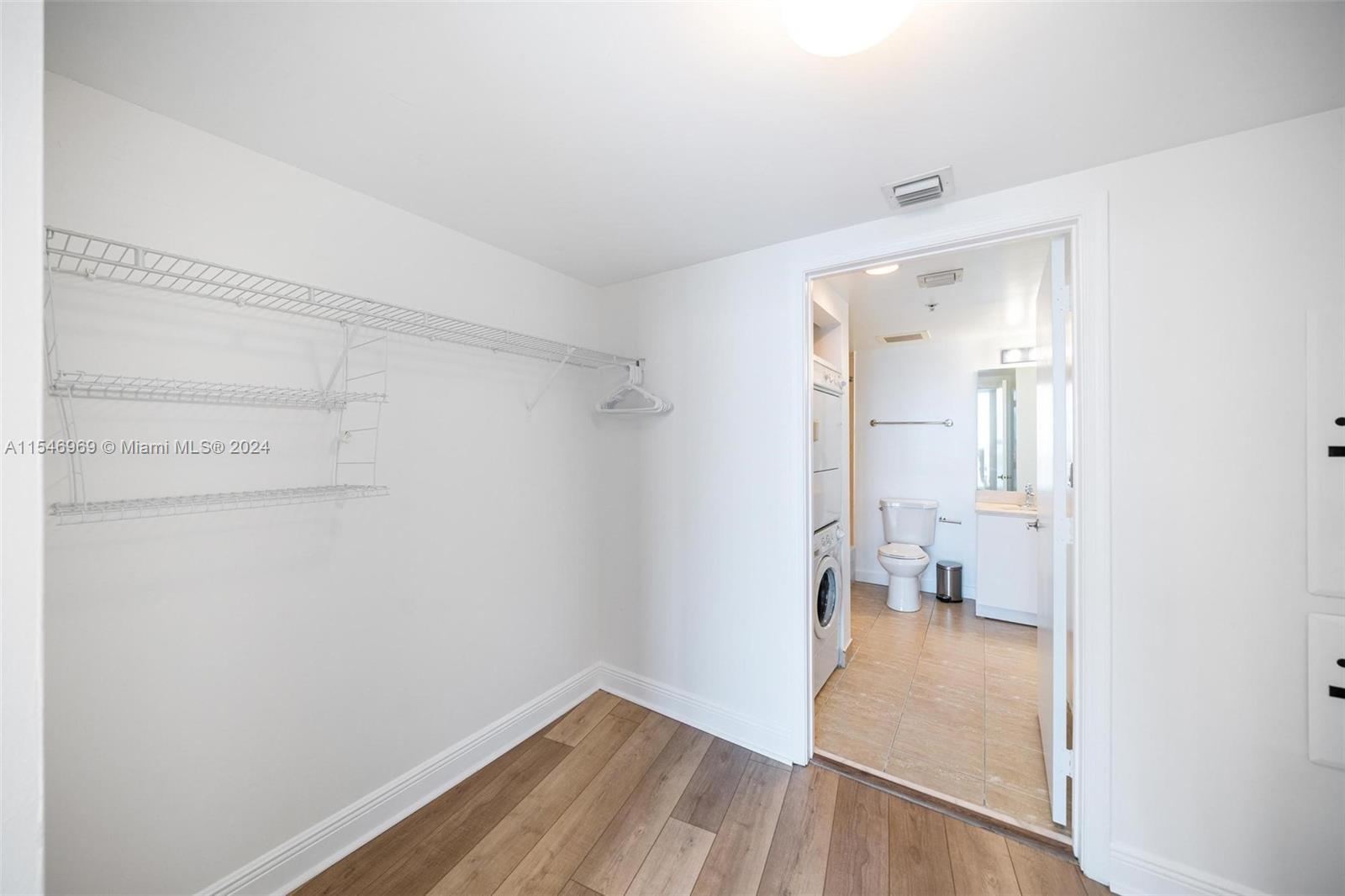 1750 N Bayshore Dr # 5611