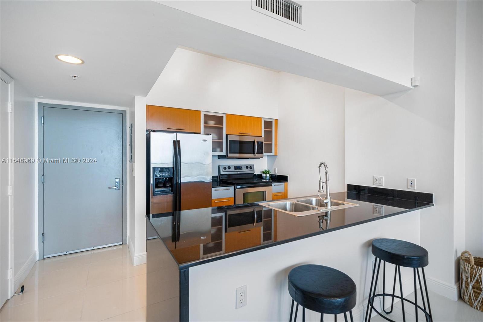 1750 N Bayshore Dr # 5611