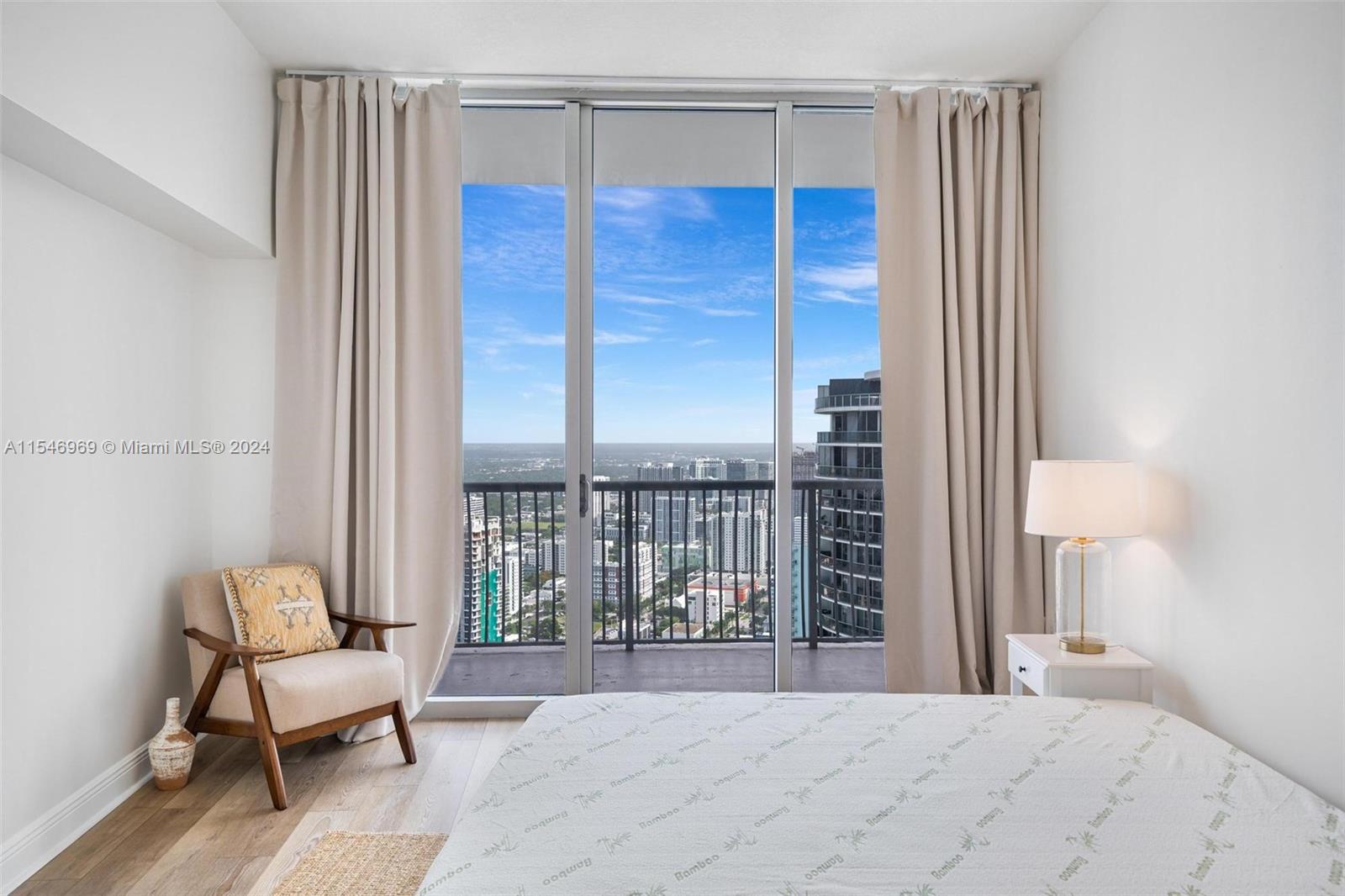 1750 N Bayshore Dr # 5611