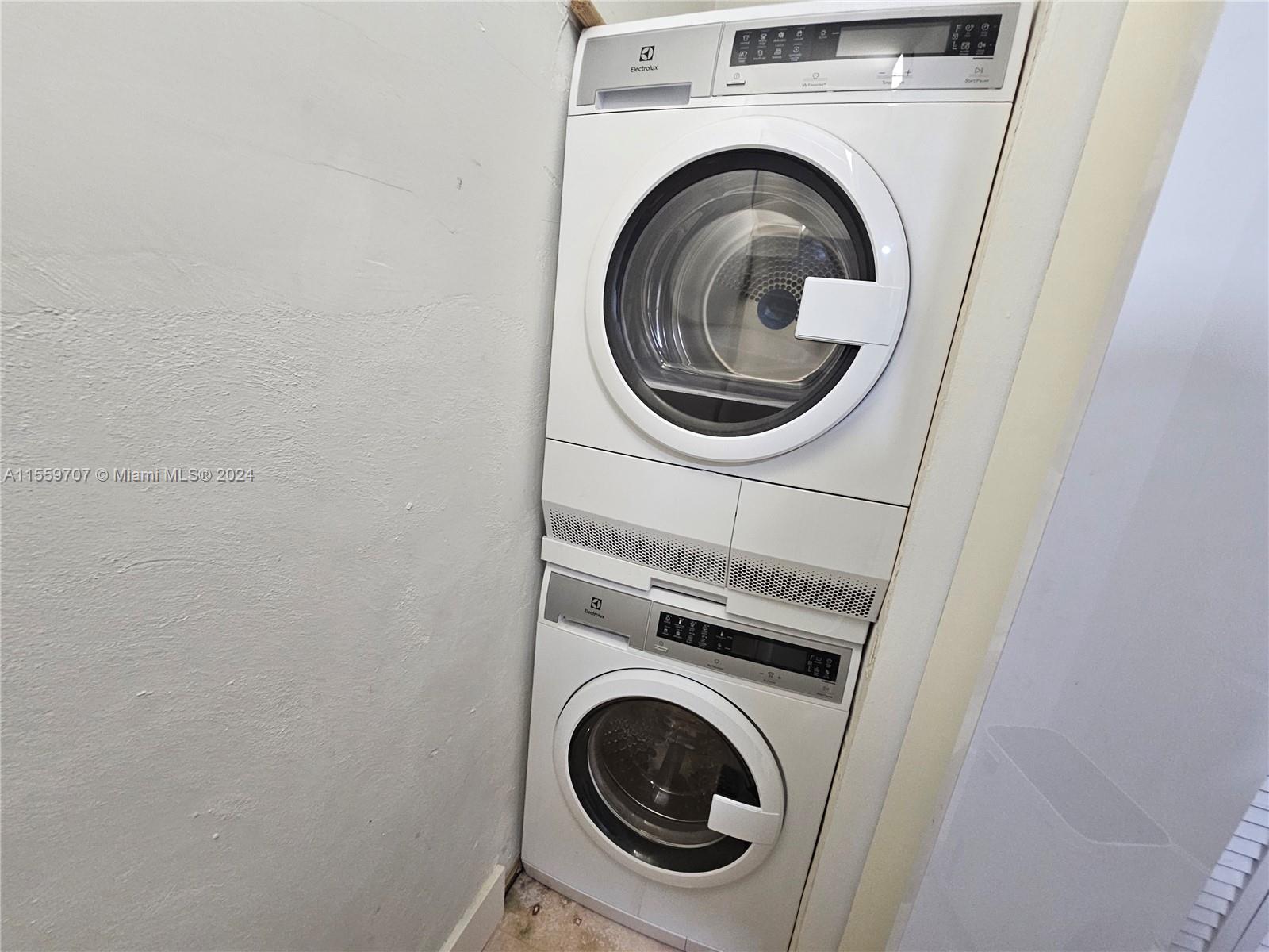 910 Jefferson Ave # 2C