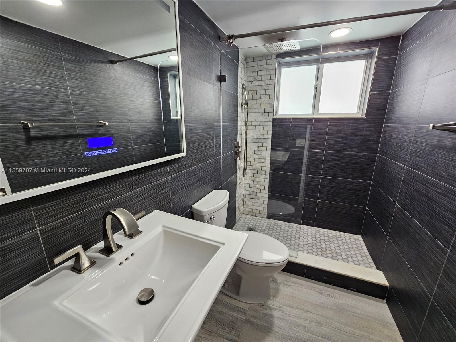 910 Jefferson Ave # 2C