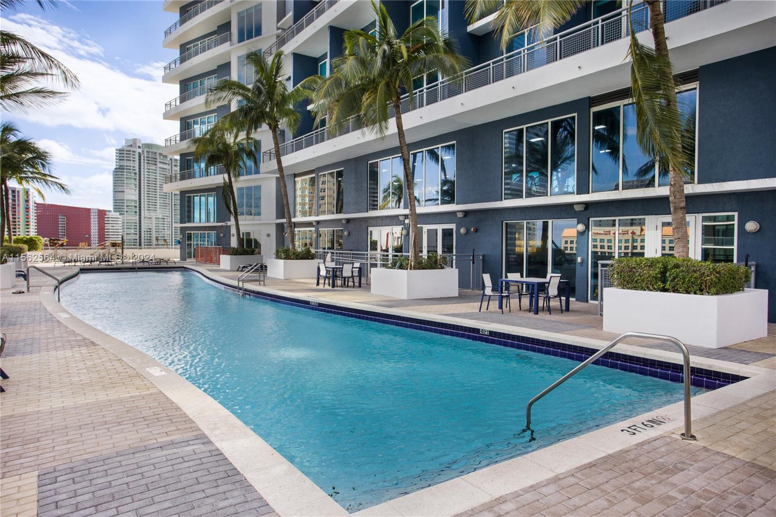 60 SW 13 St # 4212