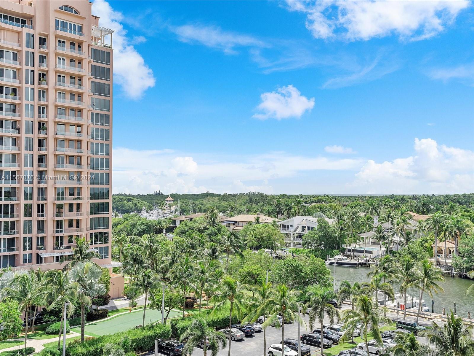 90 Edgewater Dr # 812