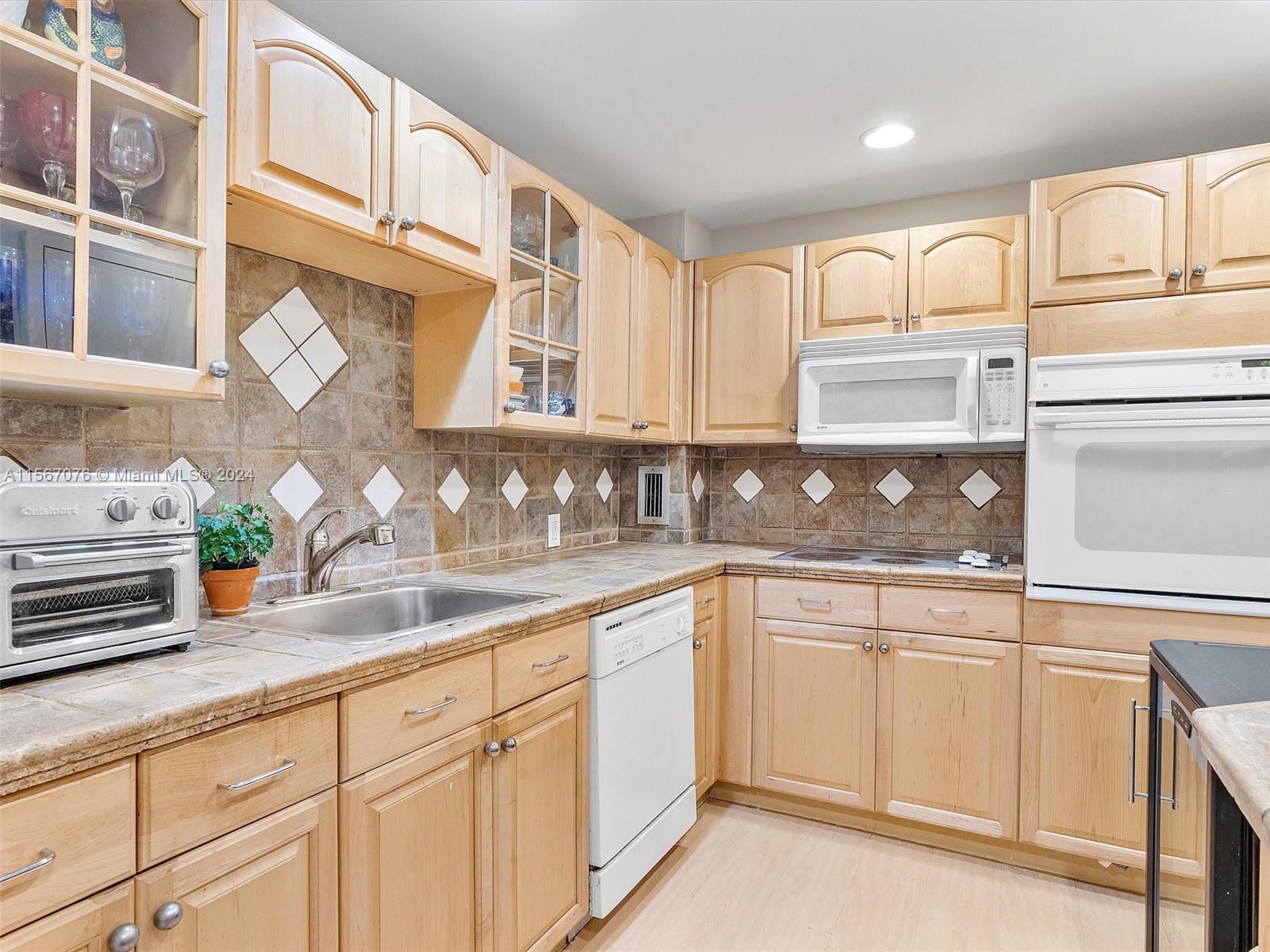 90 Edgewater Dr # 812