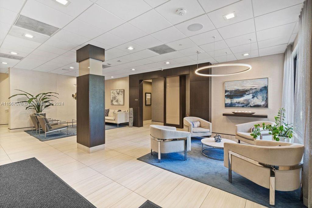 90 Edgewater Dr # 812