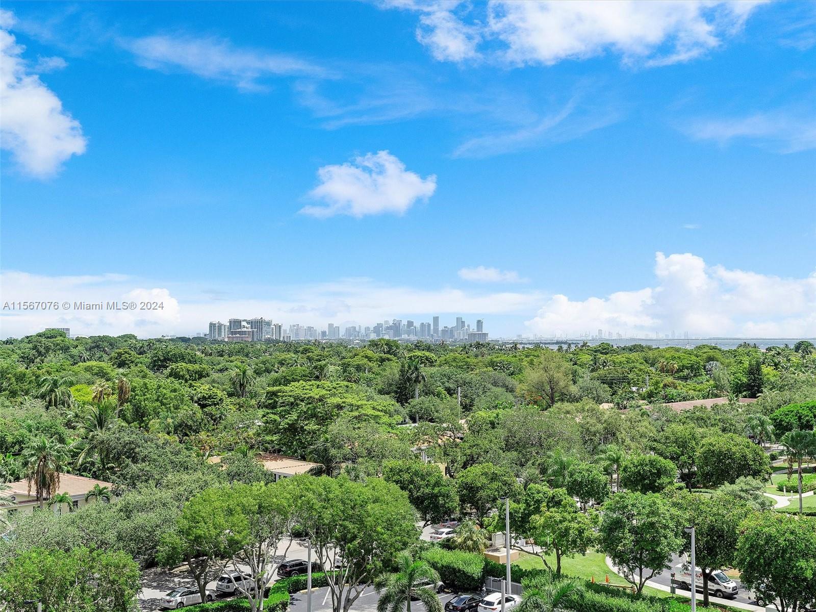 90 Edgewater Dr # 812