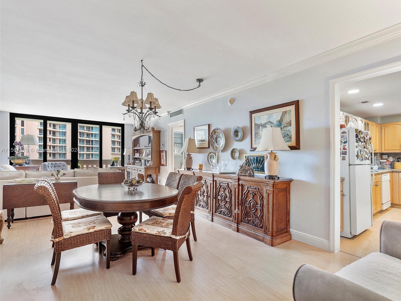 90 Edgewater Dr # 812