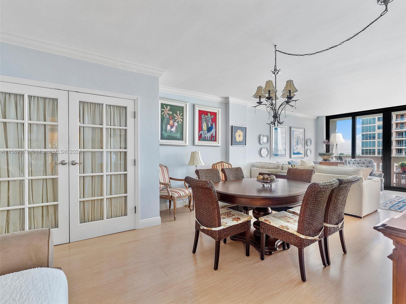 90 Edgewater Dr # 812