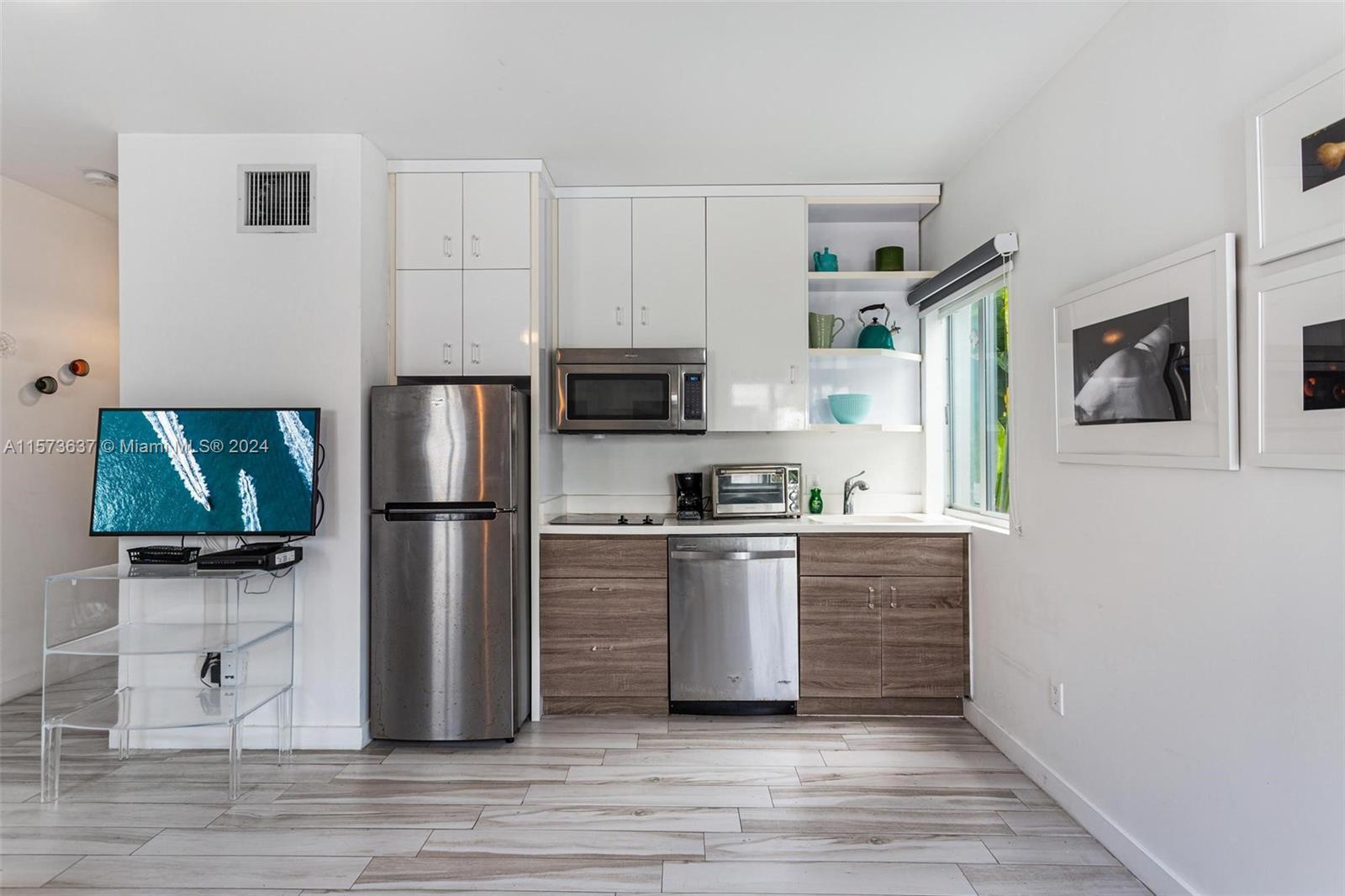 1560 Meridian Ave # 205