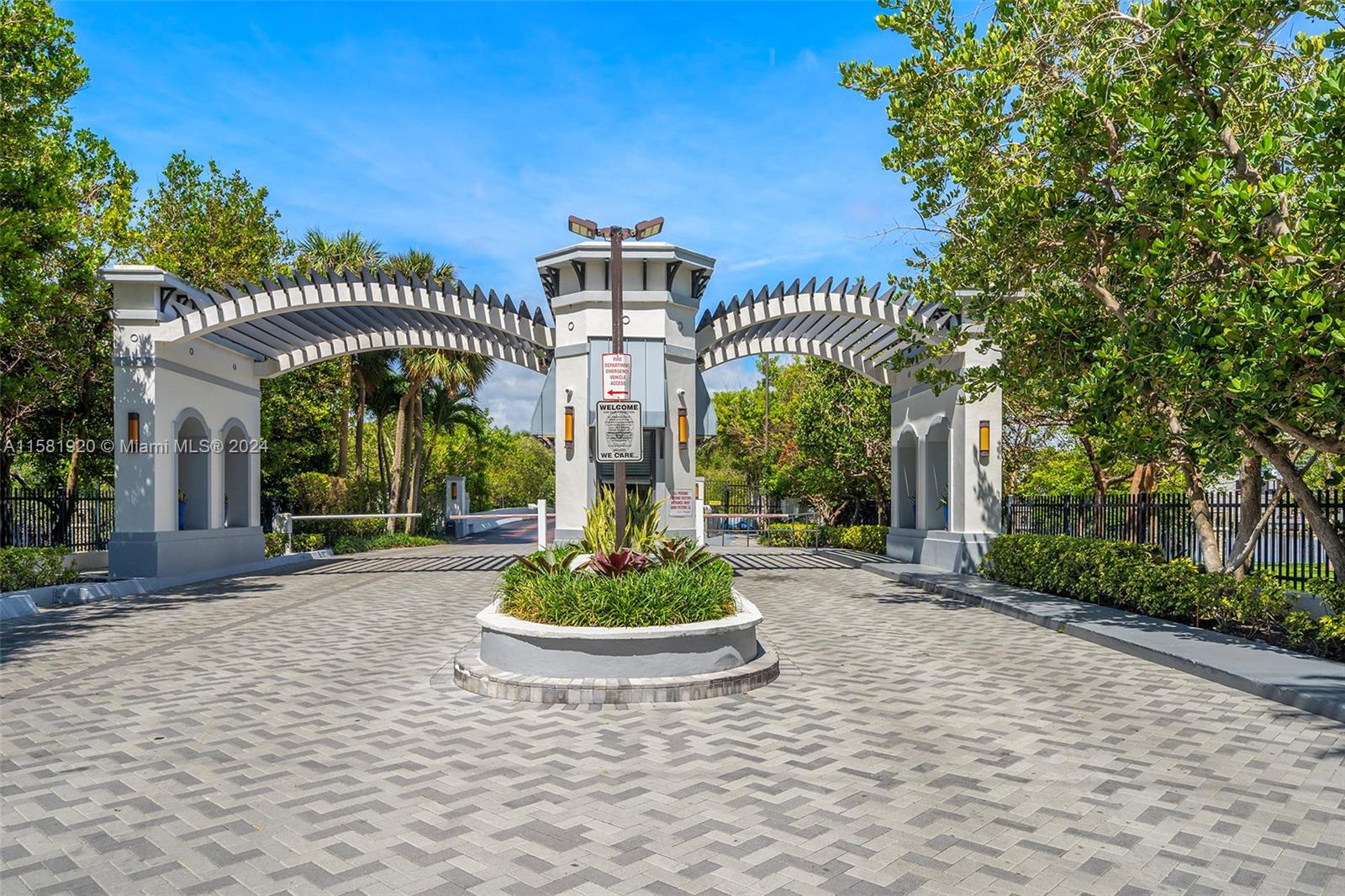 429 Poinciana Island Dr # 1415