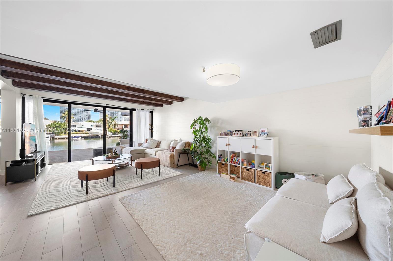 429 Poinciana Island Dr # 1415