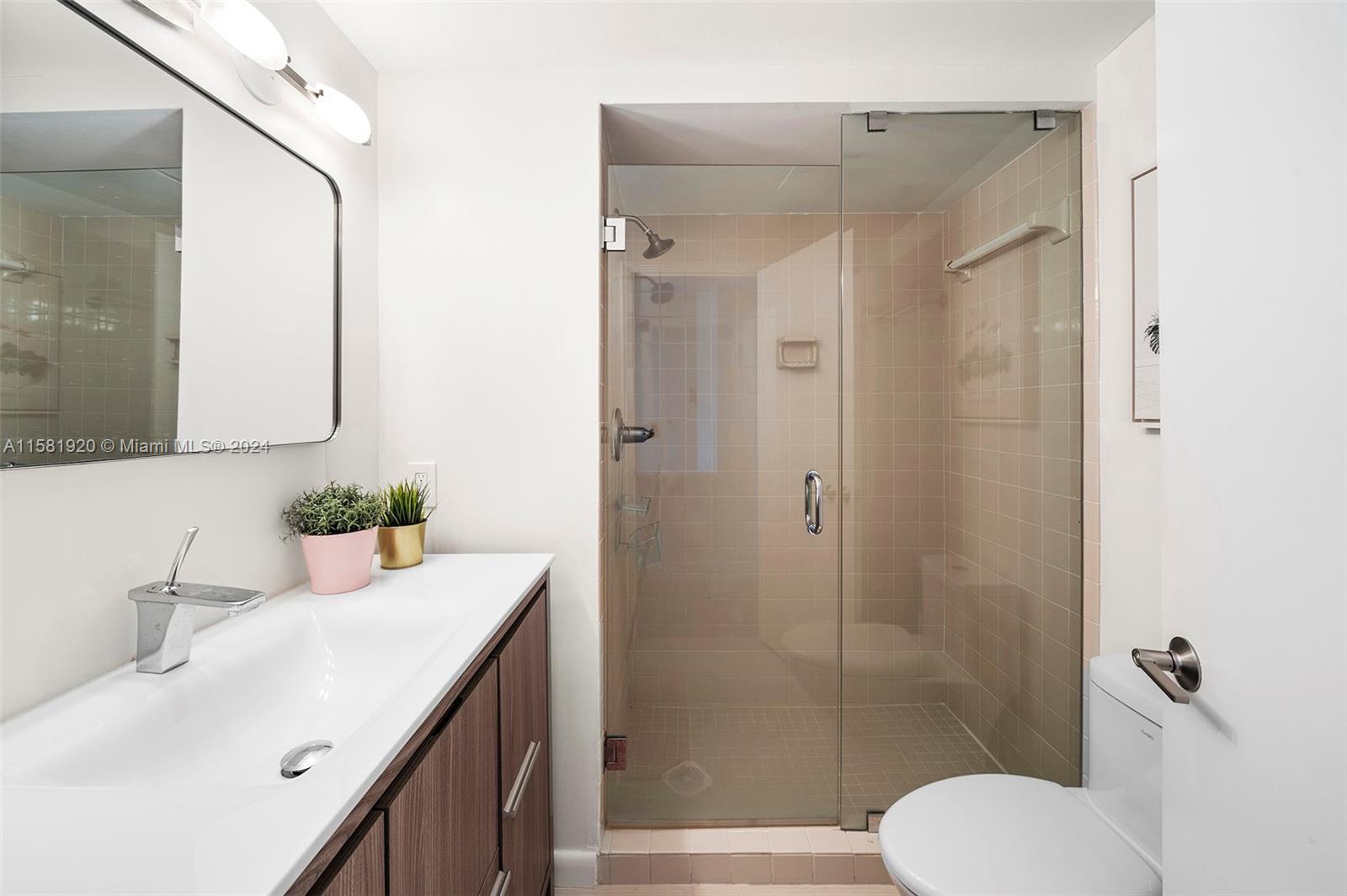 429 Poinciana Island Dr # 1415