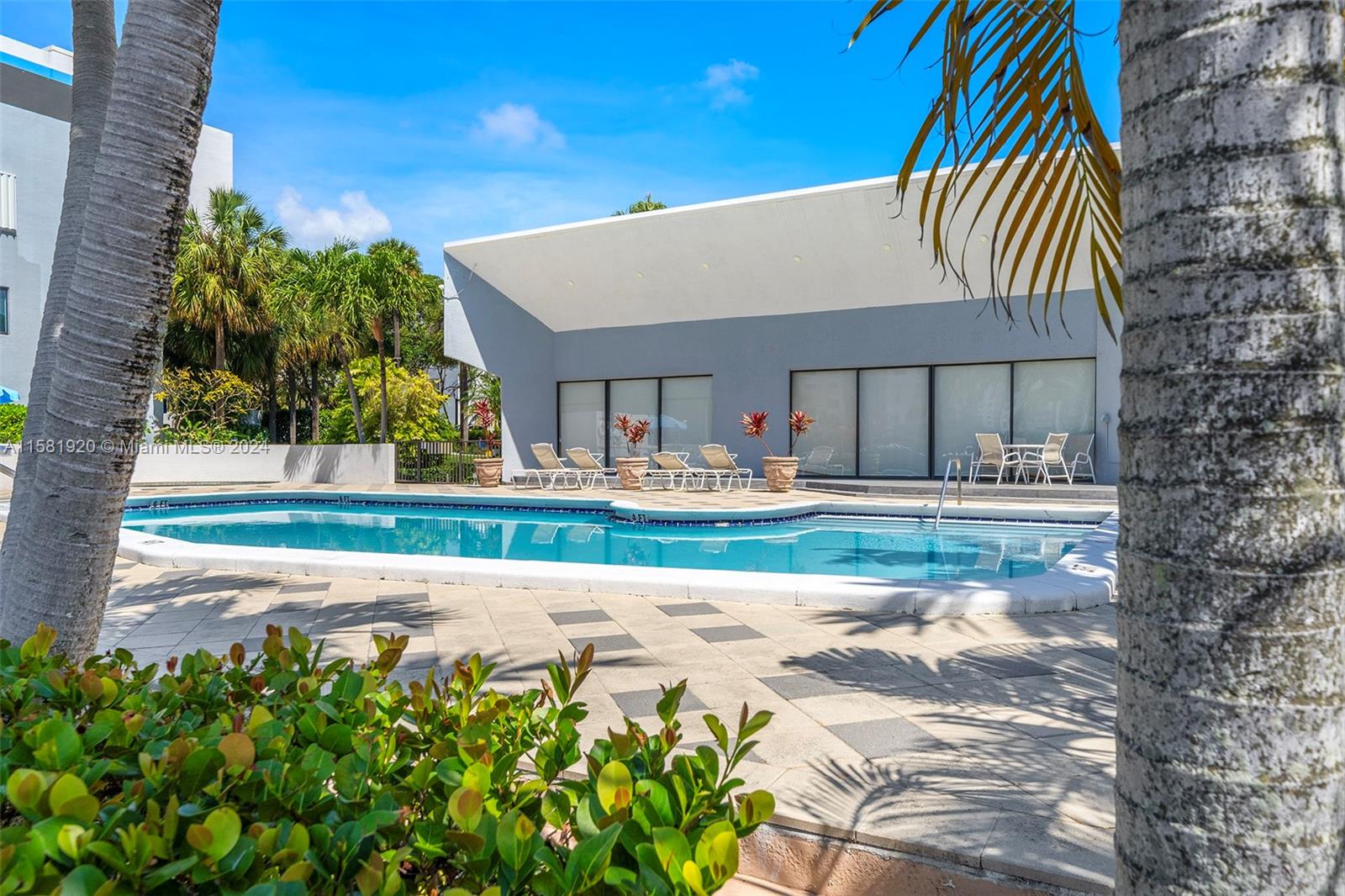 429 Poinciana Island Dr # 1415