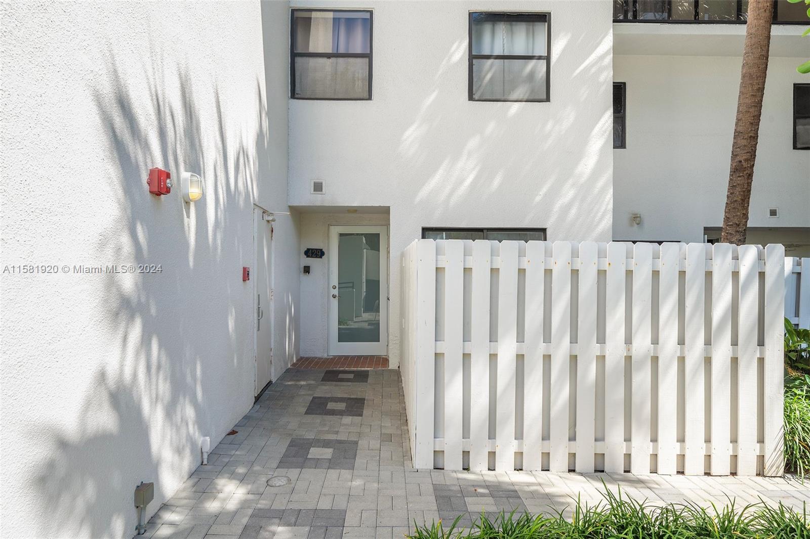 429 Poinciana Island Dr # 1415