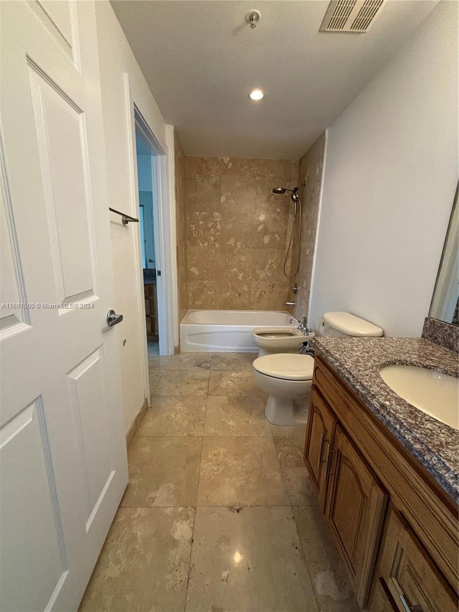 3590 Coral Way # 709