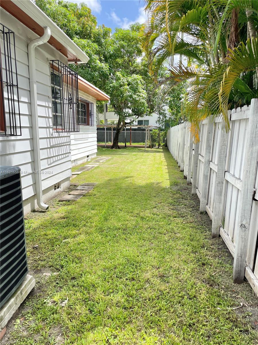 219 SW 26th Rd