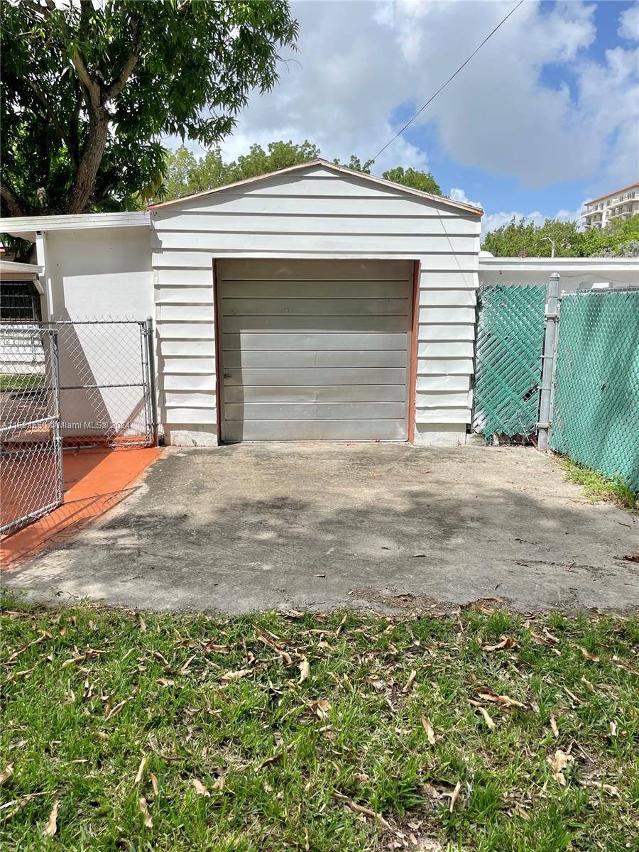 219 SW 26th Rd