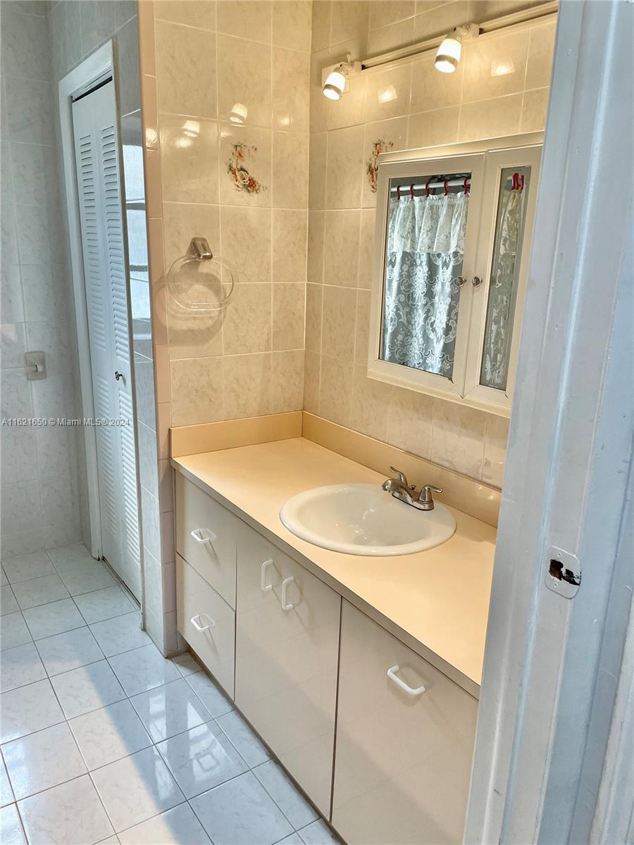 219 SW 26th Rd