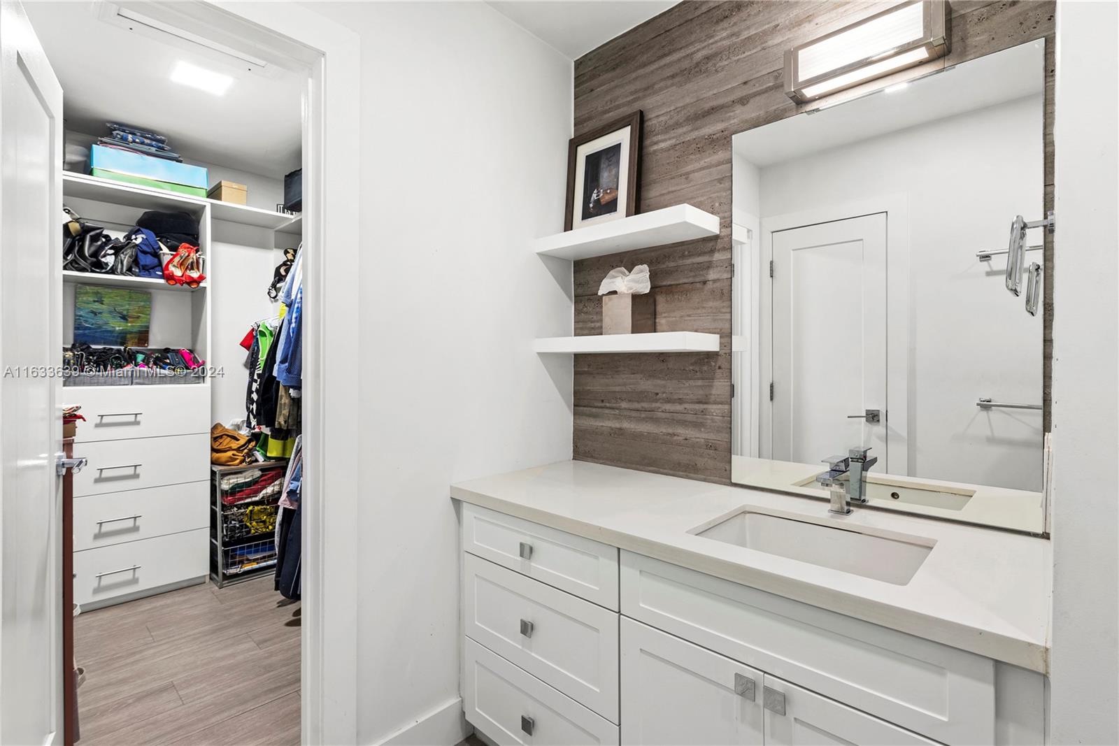 4030 Alhambra Cir