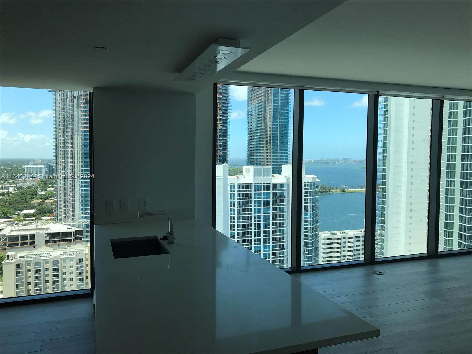 460 NE 28 ST # 2501
