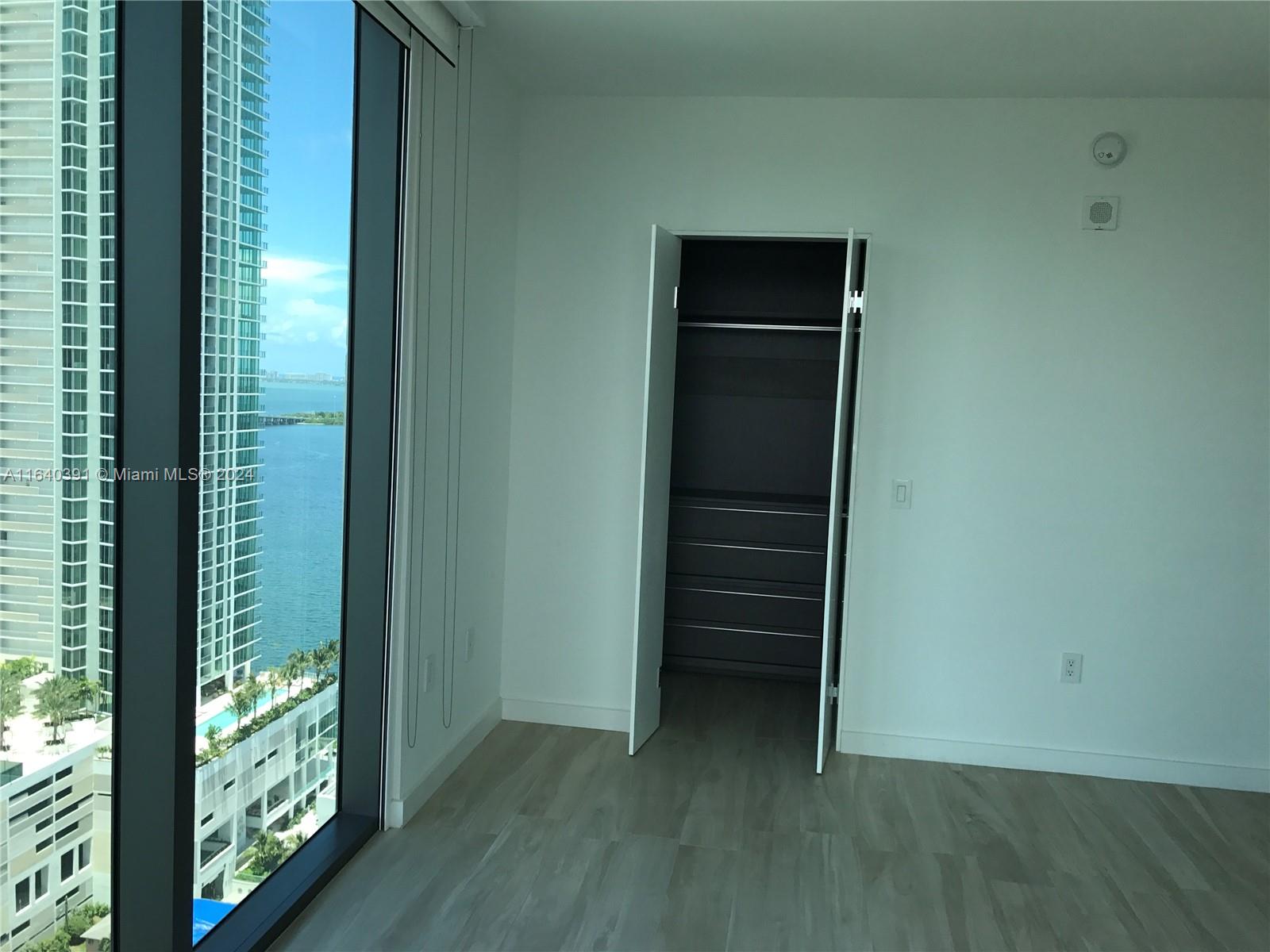 460 NE 28 ST # 2501
