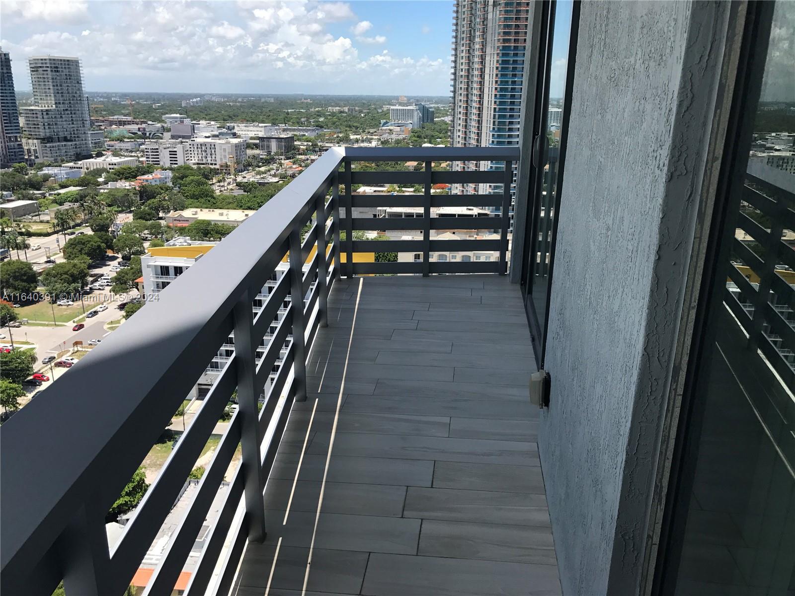 460 NE 28 ST # 2501