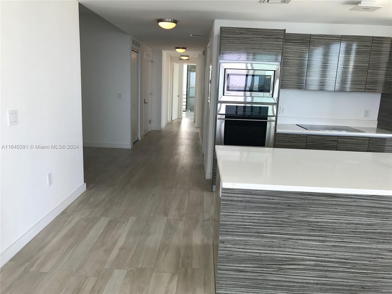 460 NE 28 ST # 2501
