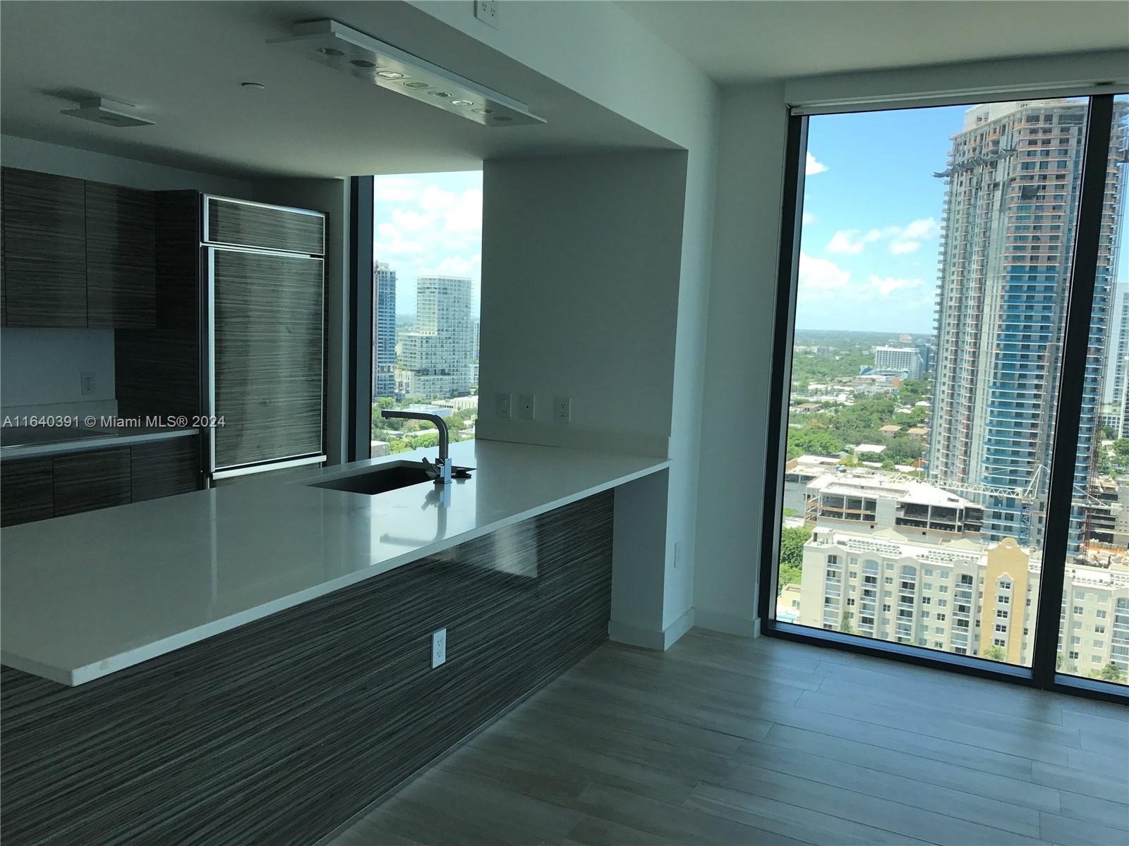 460 NE 28 ST # 2501