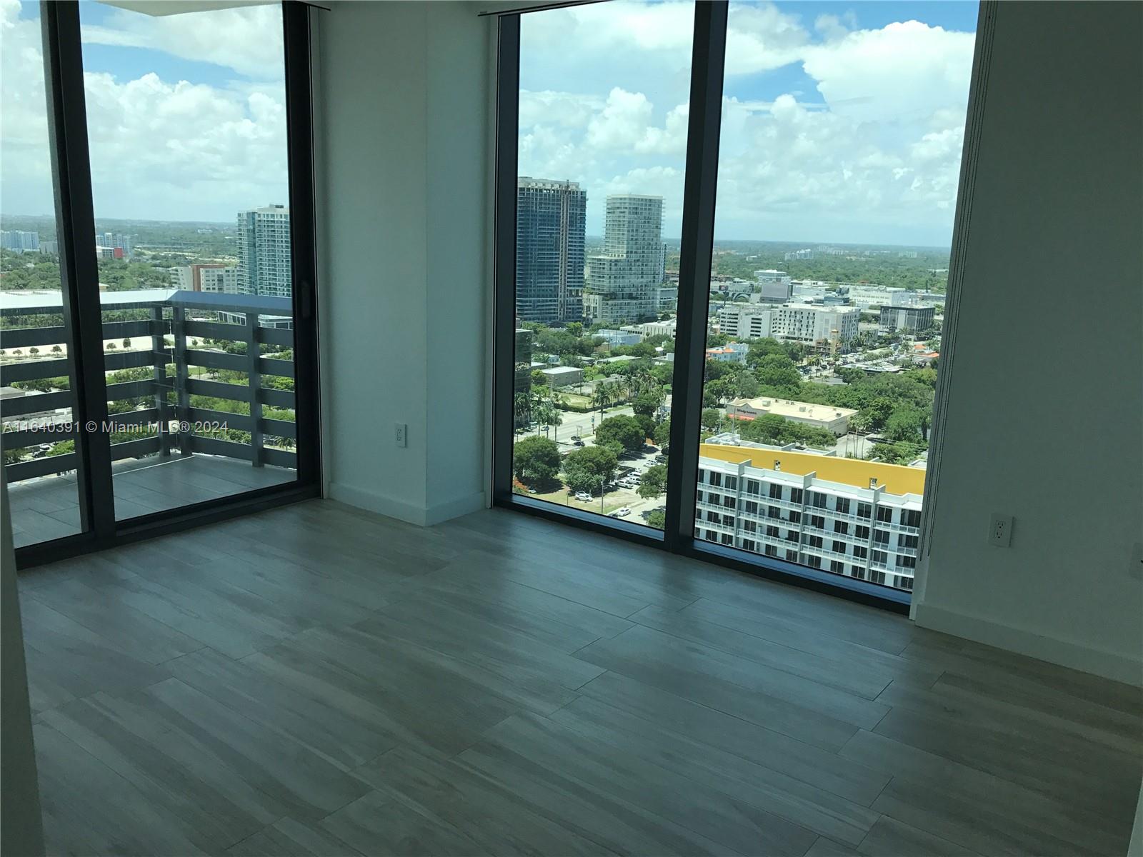 460 NE 28 ST # 2501