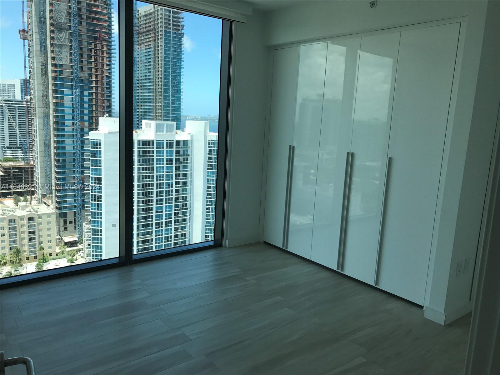 460 NE 28 ST # 2501