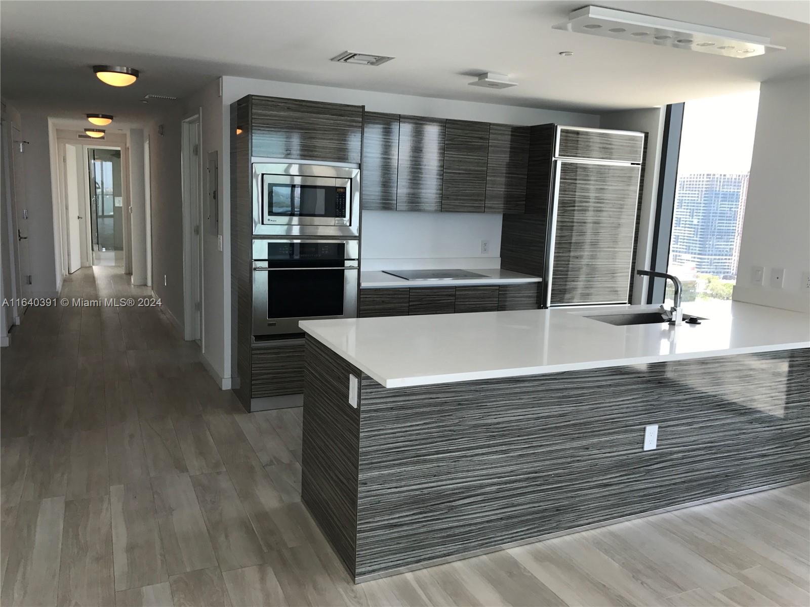 460 NE 28 ST # 2501
