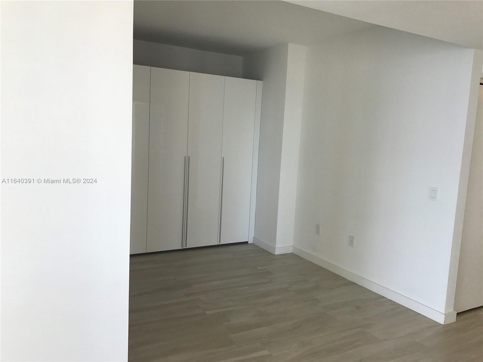 460 NE 28 ST # 2501